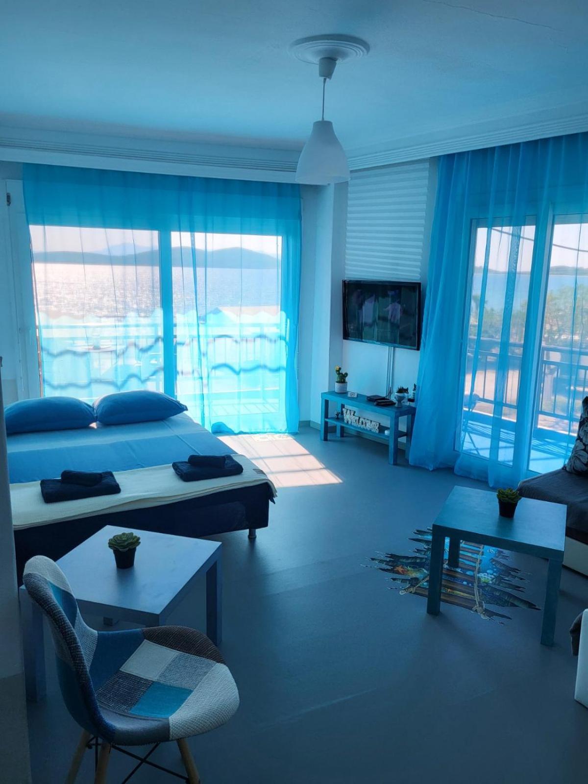 Upper Deck Apt. Apartment Nea Peramos  Exterior photo