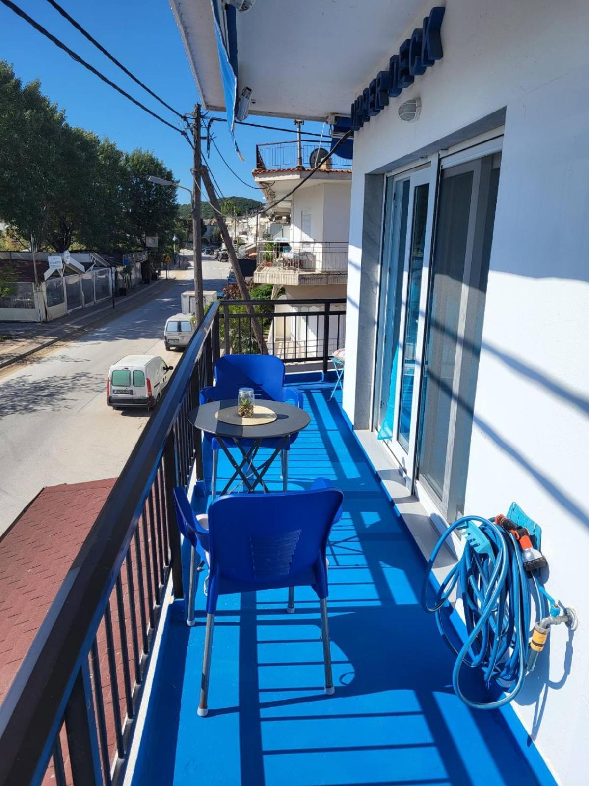 Upper Deck Apt. Apartment Nea Peramos  Exterior photo